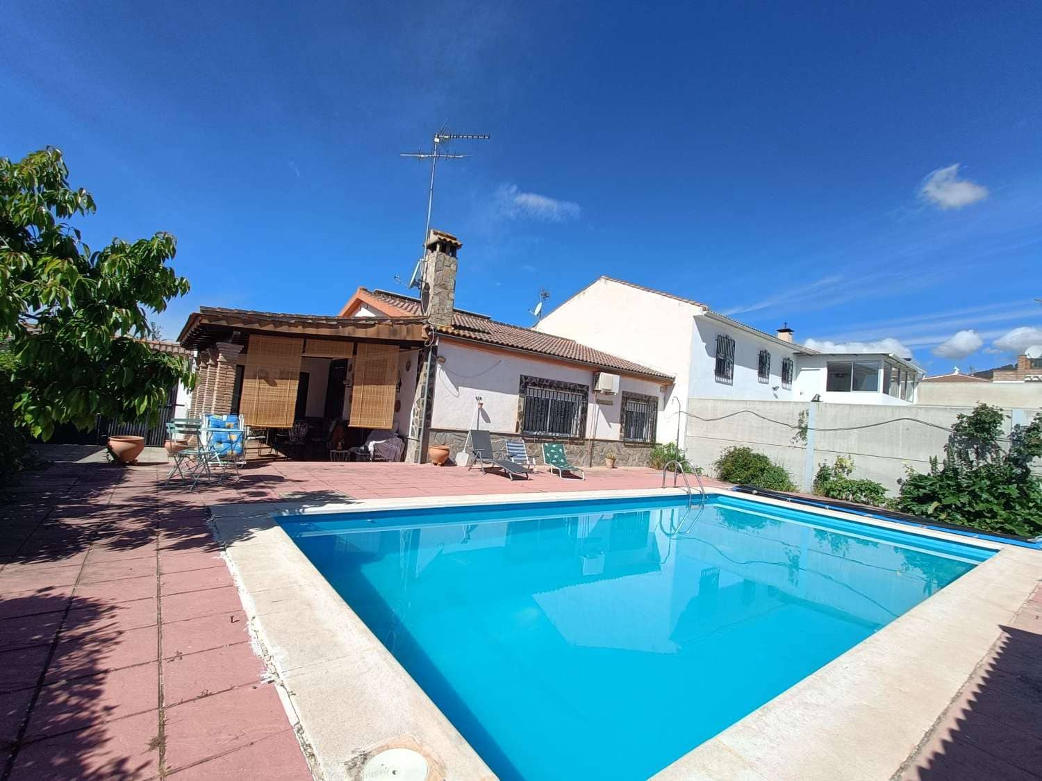2 bedroom Townhouse for sale in Illora with pool garage - € 190,000 (Ref: 9844792)