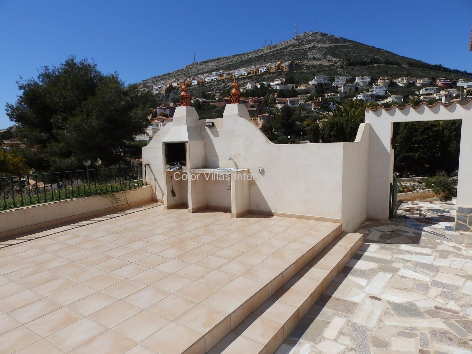 5 Zimmer Villa zu verkaufen in Cumbre del Sol mit Pool Garage - 360.000 € (Ref: 3486449)