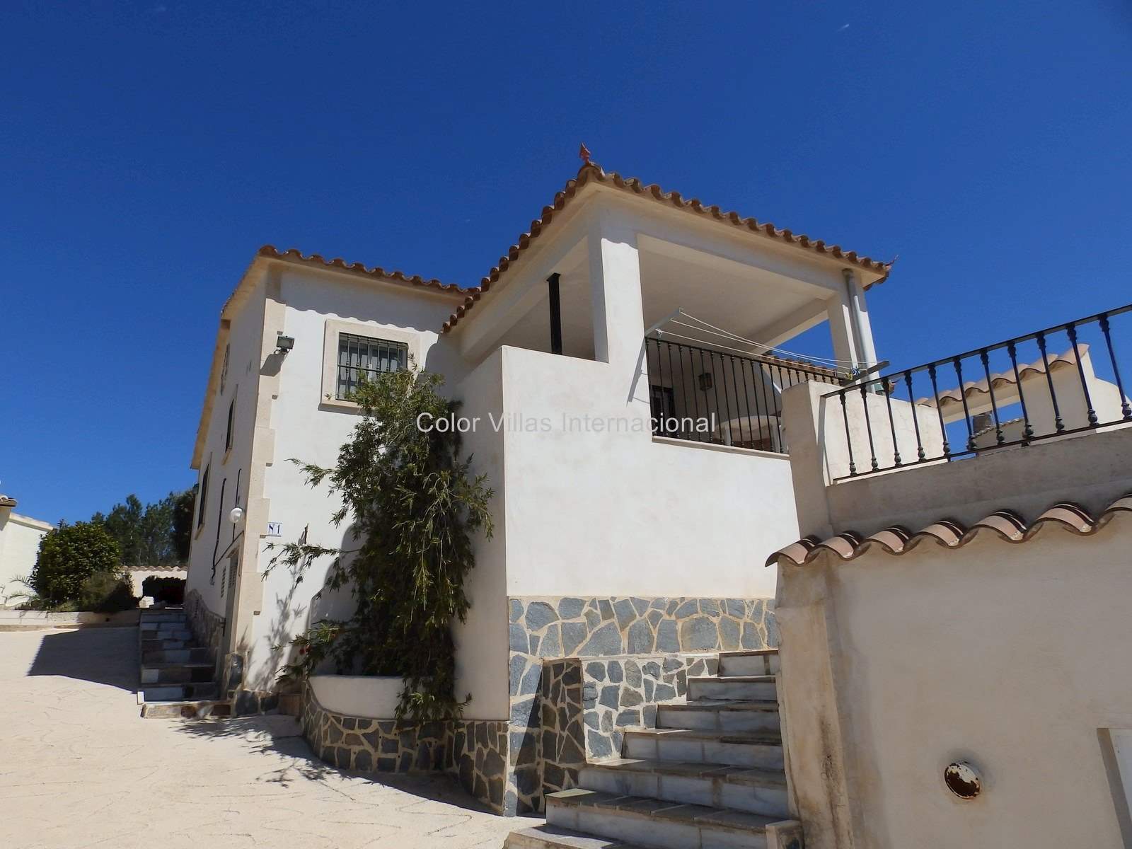 5 Zimmer Villa zu verkaufen in Cumbre del Sol mit Pool Garage - 360.000 € (Ref: 3486449)