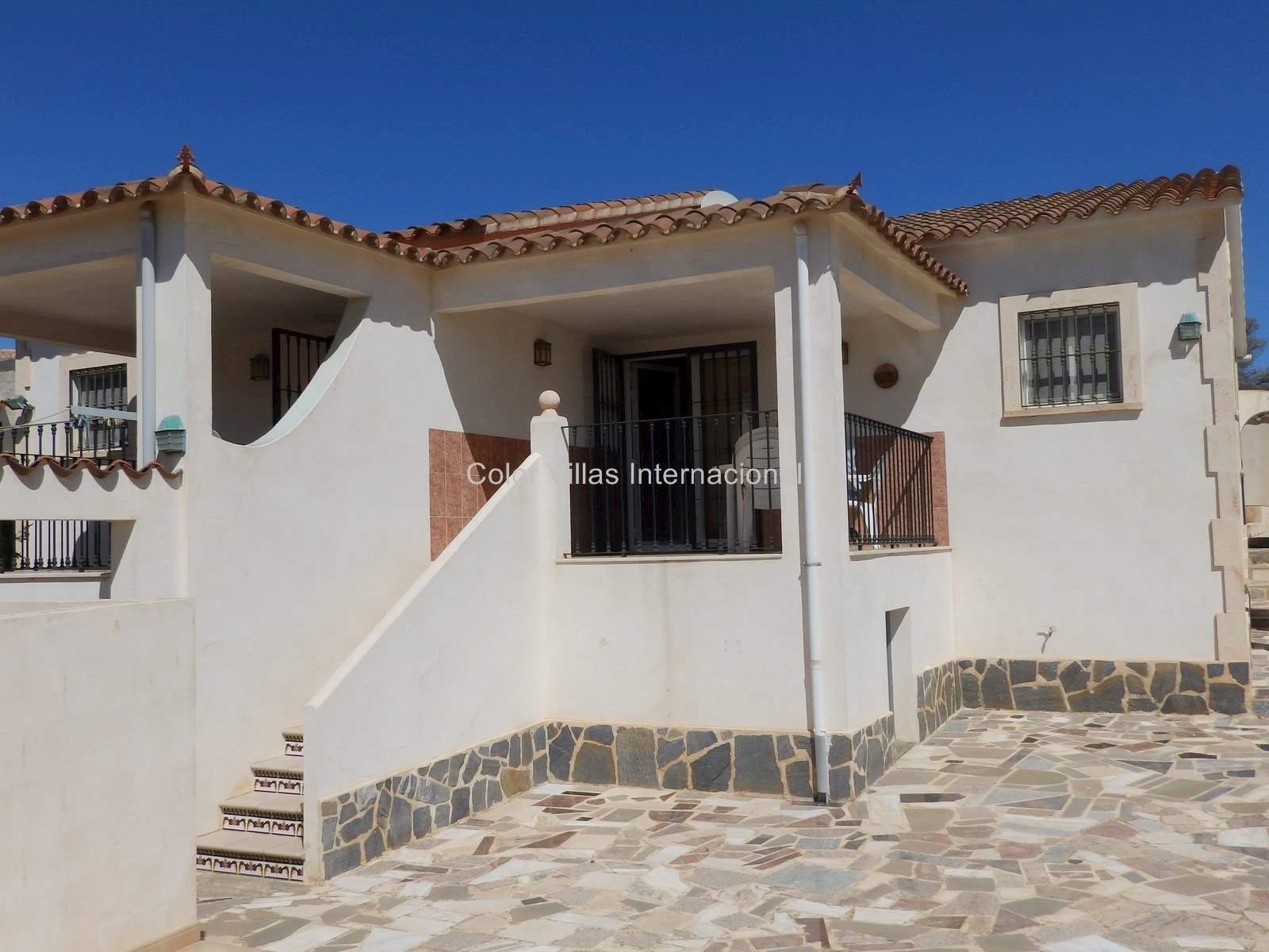 5 Zimmer Villa zu verkaufen in Cumbre del Sol mit Pool Garage - 360.000 € (Ref: 3486449)