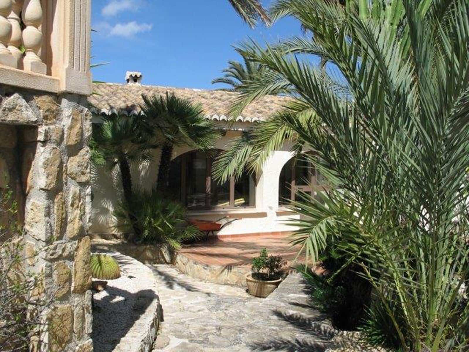 8 soverom Villa til salgs i Moraira med svømmebasseng garasje - € 1 850 000 (Ref: 3486492)
