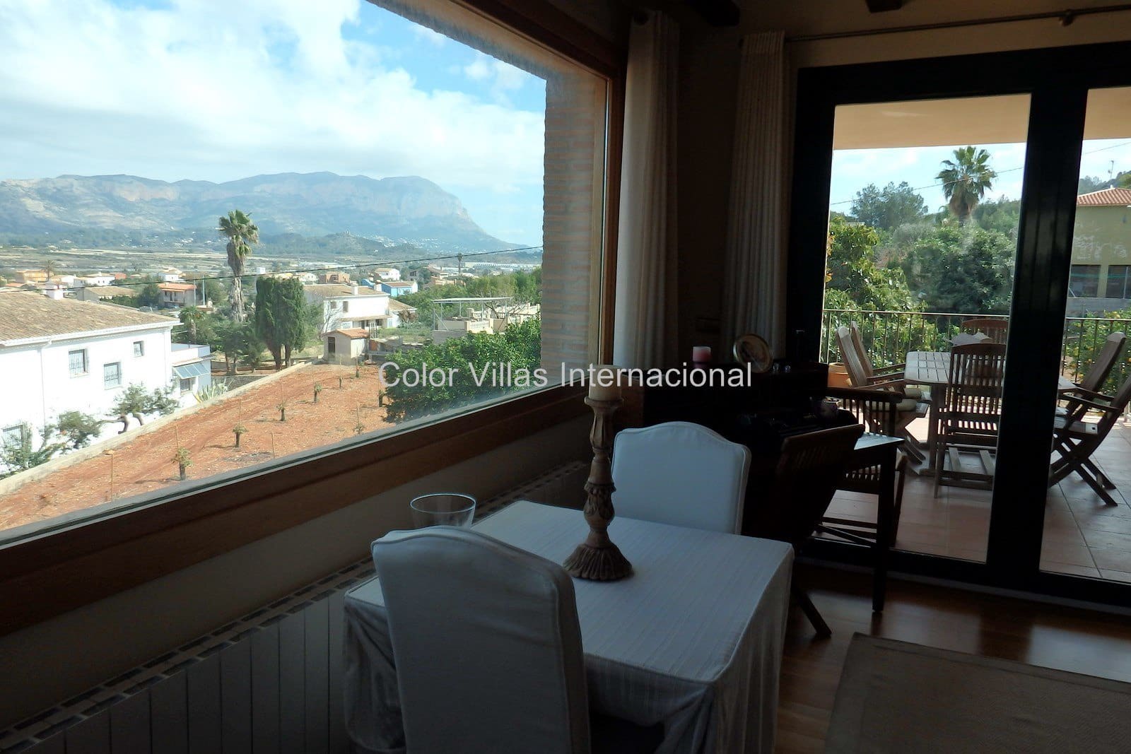 6 makuuhuone Huvila myytävänä paikassa Pedreguer mukana 
autotalli - 799 000 € (Ref: 3486502)