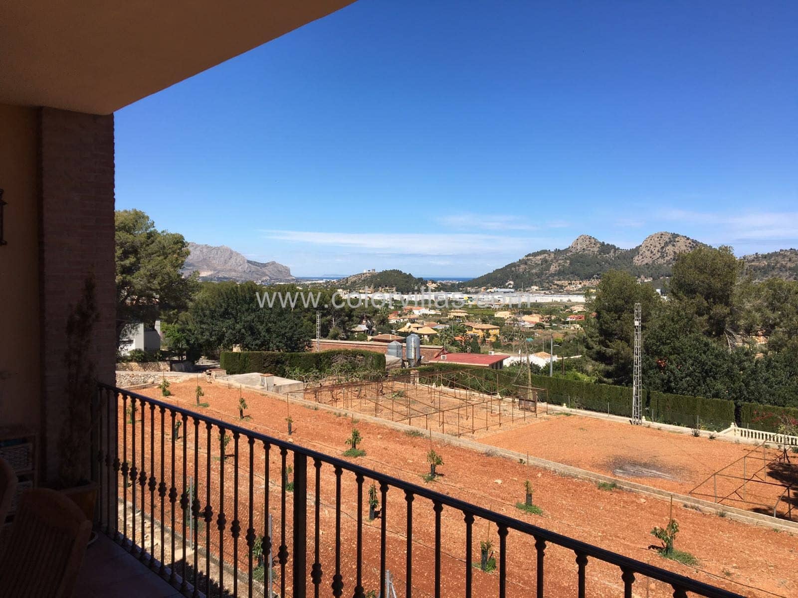 6 makuuhuone Huvila myytävänä paikassa Pedreguer mukana 
autotalli - 799 000 € (Ref: 3486502)