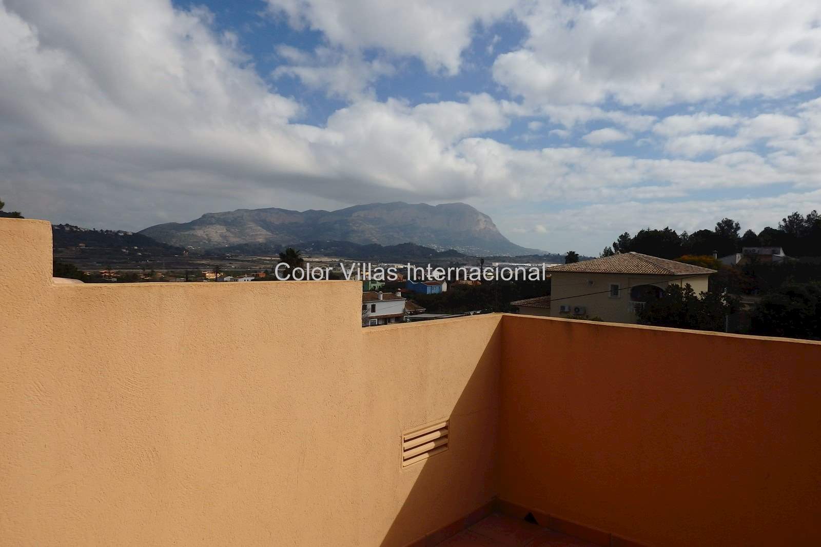 6 makuuhuone Huvila myytävänä paikassa Pedreguer mukana 
autotalli - 799 000 € (Ref: 3486502)