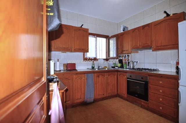 5 soveværelse Villa til salg i Moraira, Teulada-Moraira med garage - € 550.000 (Ref: 3486504)