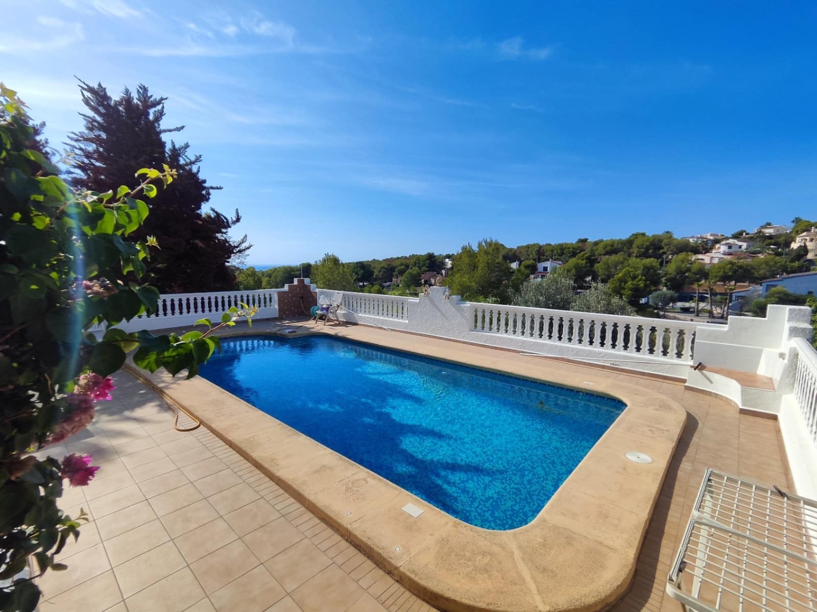 5 makuuhuone Huvila myytävänä paikassa Moraira mukana 
autotalli - 550 000 € (Ref: 3486504)