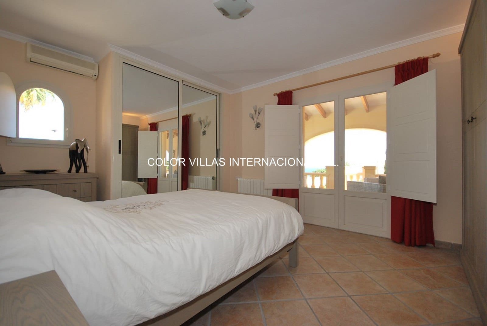 6 makuuhuone Huvila myytävänä paikassa Benissa mukana 
autotalli - 998 000 € (Ref: 3486530)