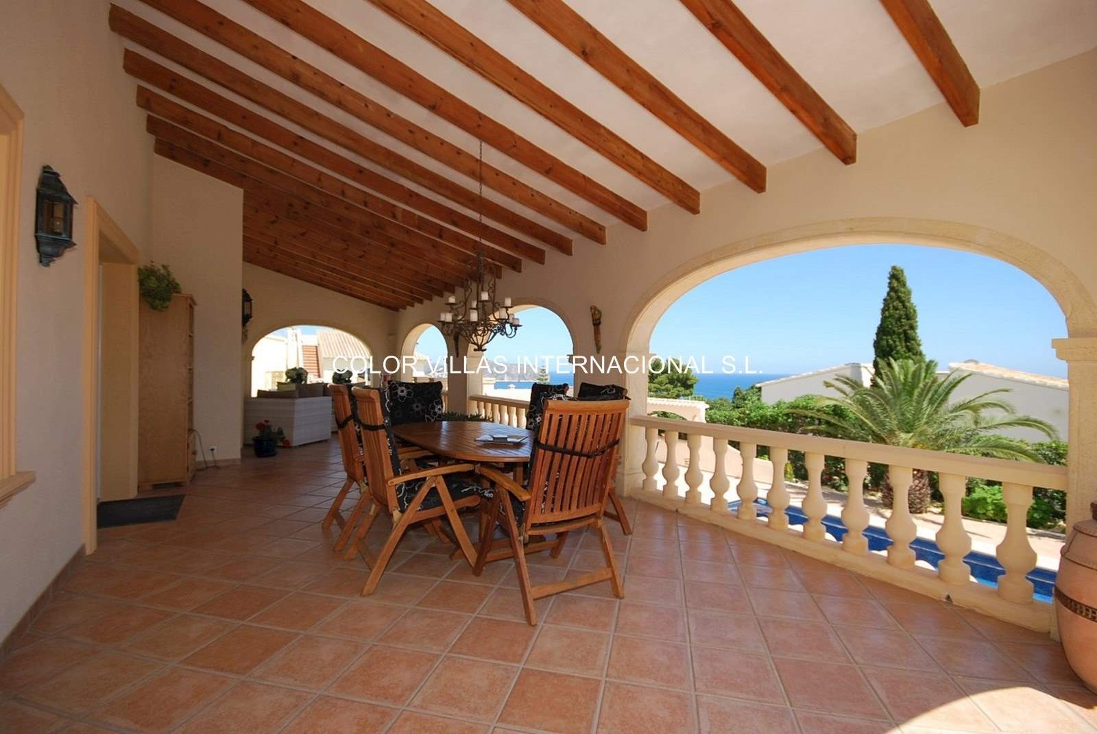 6 makuuhuone Huvila myytävänä paikassa Benissa mukana 
autotalli - 998 000 € (Ref: 3486530)