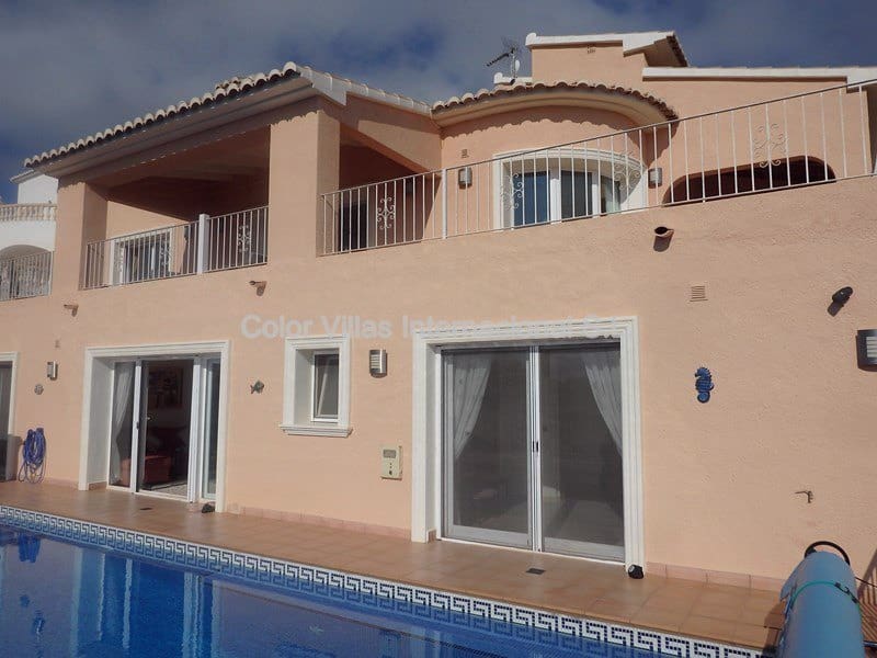 6 Zimmer Villa zu verkaufen in Cumbre del Sol mit Garage - 850.000 € (Ref: 3486538)