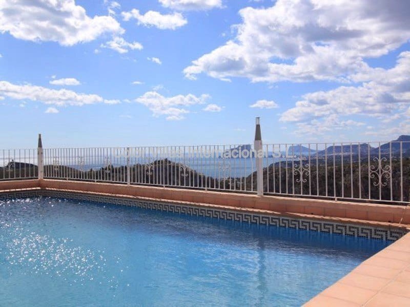 6 Zimmer Villa zu verkaufen in Cumbre del Sol mit Garage - 850.000 € (Ref: 3486538)