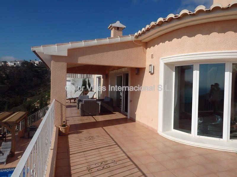 6 Zimmer Villa zu verkaufen in Cumbre del Sol mit Garage - 850.000 € (Ref: 3486538)
