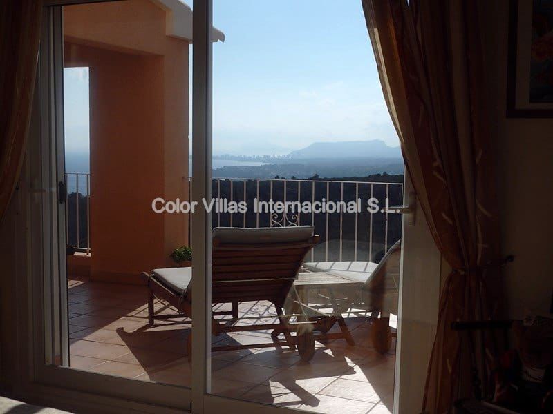 6 Zimmer Villa zu verkaufen in Cumbre del Sol mit Garage - 850.000 € (Ref: 3486538)