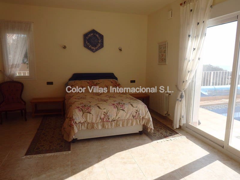 6 Zimmer Villa zu verkaufen in Cumbre del Sol mit Garage - 850.000 € (Ref: 3486538)