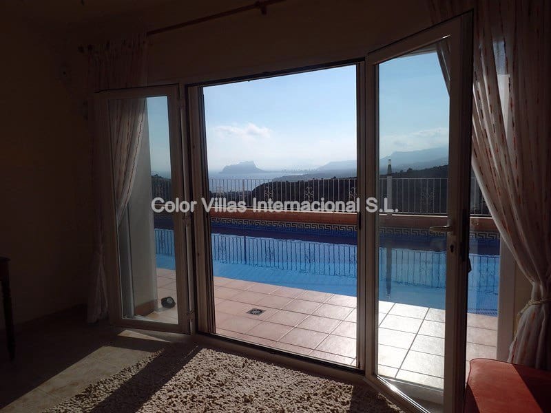 6 Zimmer Villa zu verkaufen in Cumbre del Sol mit Garage - 850.000 € (Ref: 3486538)