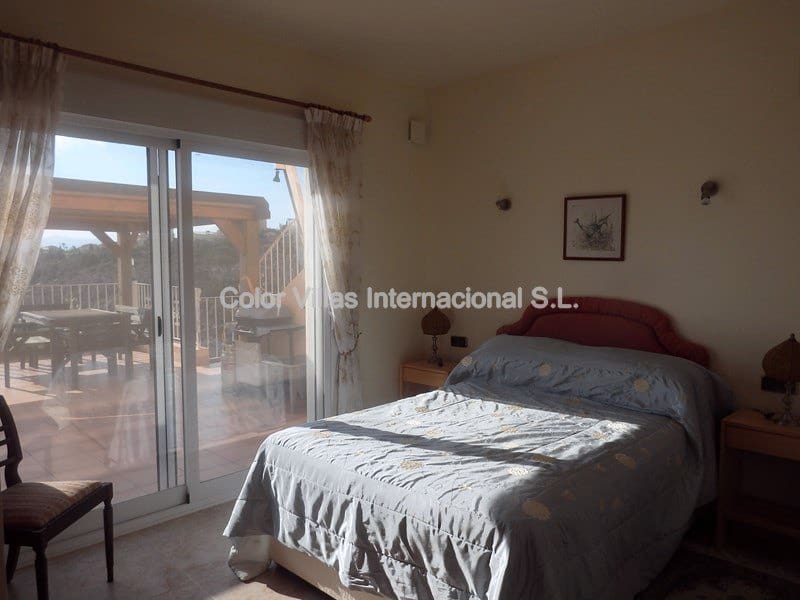 6 Zimmer Villa zu verkaufen in Cumbre del Sol mit Garage - 850.000 € (Ref: 3486538)