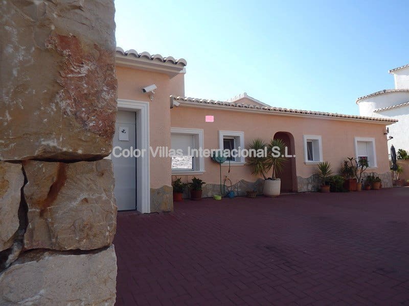 6 Zimmer Villa zu verkaufen in Cumbre del Sol mit Garage - 850.000 € (Ref: 3486538)