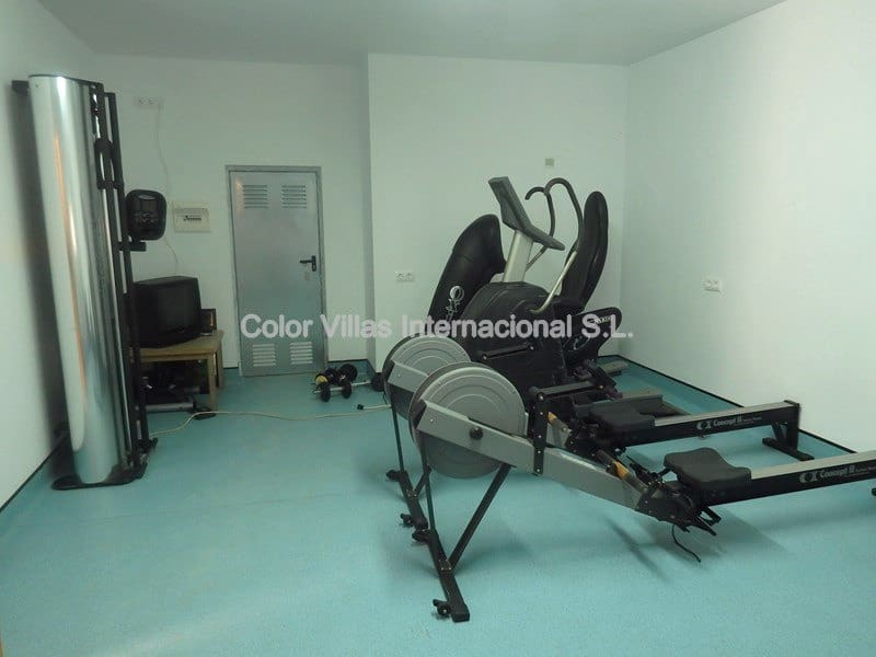 6 Zimmer Villa zu verkaufen in Cumbre del Sol mit Garage - 850.000 € (Ref: 3486538)