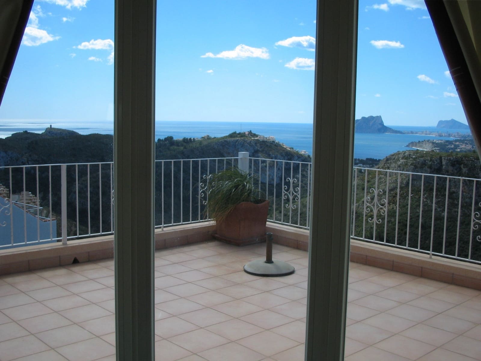 6 Zimmer Villa zu verkaufen in Cumbre del Sol mit Garage - 850.000 € (Ref: 3486538)