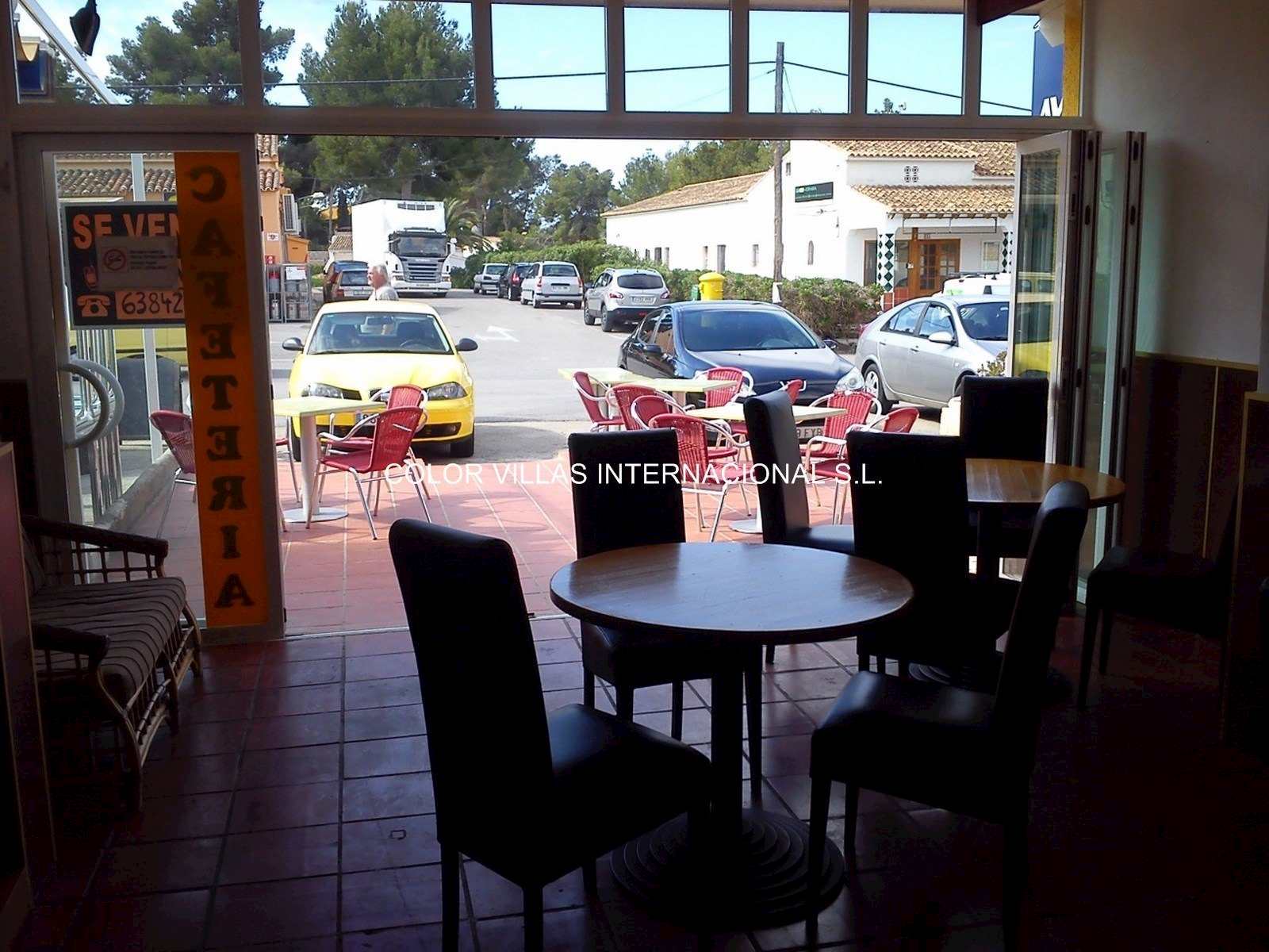 Erhverv til salg i Moraira med garage - € 140.000 (Ref: 3486645)