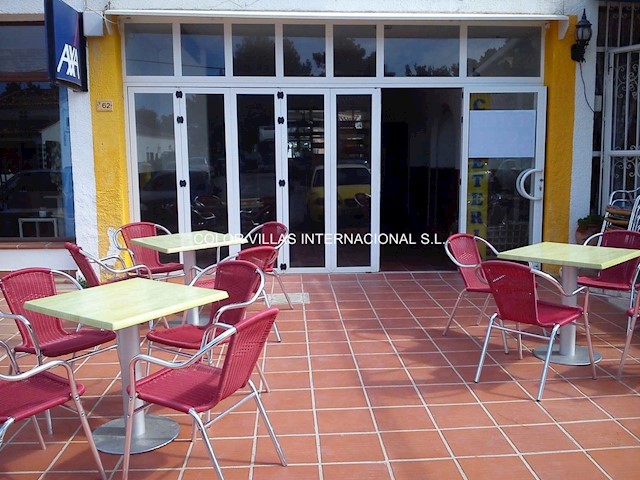 Erhverv til salg i Moraira, Teulada-Moraira med garage - € 140.000 (Ref: 3486645)