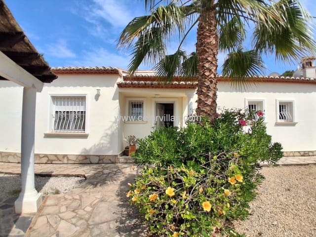 4 soverom Villa til salgs i Moraira, Teulada-Moraira med garasje - € 625 000 (Ref: 9414632)