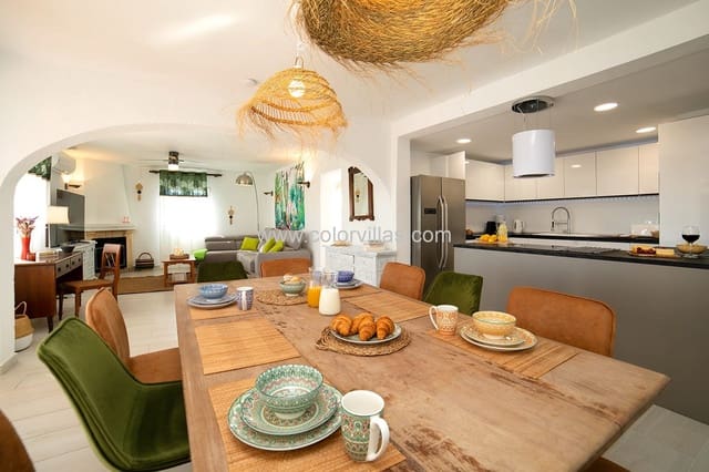 Chalet de 6 habitaciones en Moraira, Teulada-Moraira en venta con garaje - 799.500 € (Ref: 9414640)