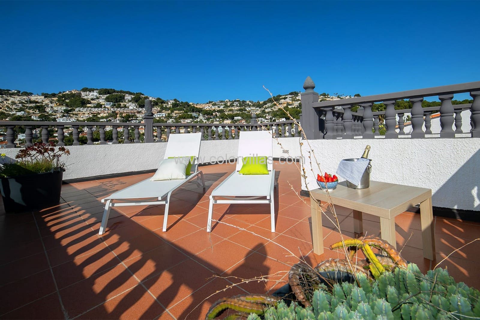 Chalet de 6 habitaciones en Moraira en venta con garaje - 799.500 € (Ref: 9414640)