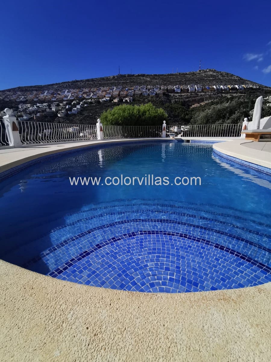 Chalet de 6 habitaciones en Cumbre del Sol en venta - 690.000 € (Ref: 9414660)
