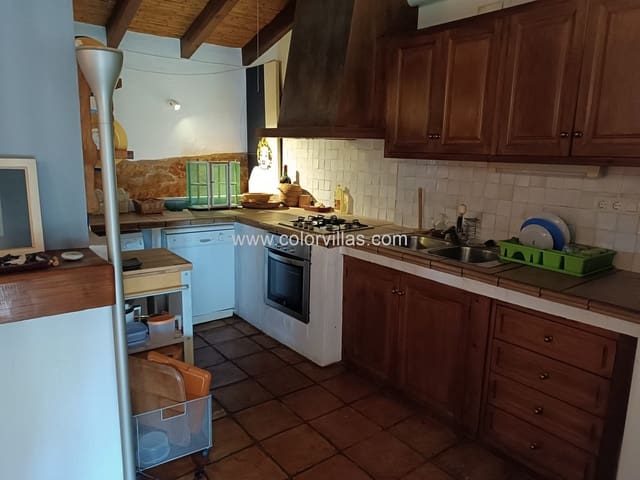 6 bedroom Villa for sale in Benissa with garage - € 798,000 (Ref: 9414663)