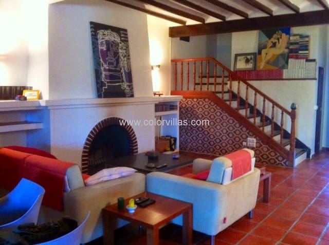 6 bedroom Villa for sale in Benissa with garage - € 798,000 (Ref: 9414663)