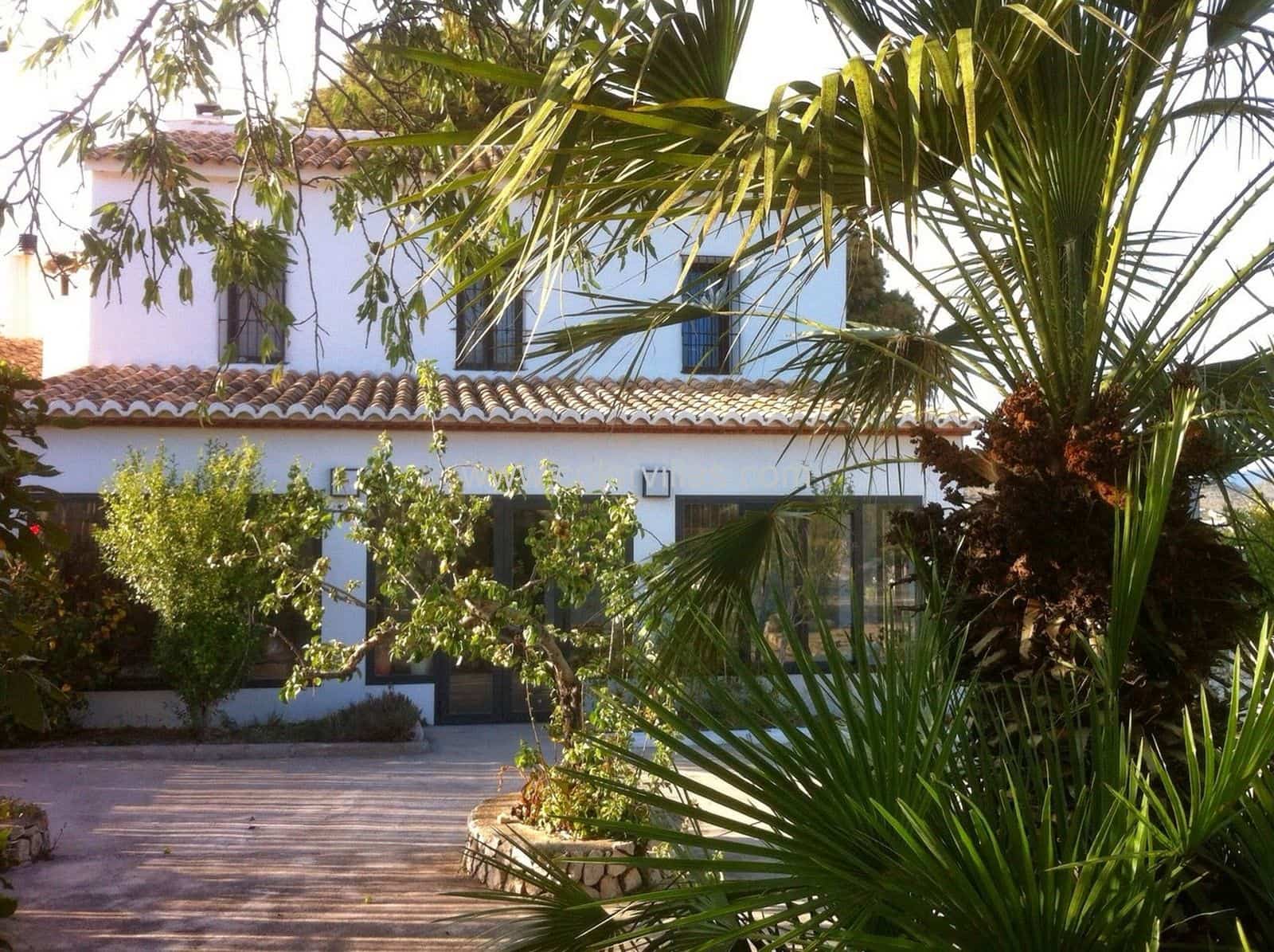 6 bedroom Villa for sale in Benissa with garage - € 798,000 (Ref: 9414663)