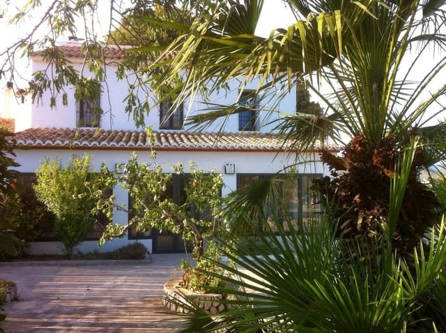 6 bedroom Villa for sale in Benissa with garage - € 798,000 (Ref: 9414663)