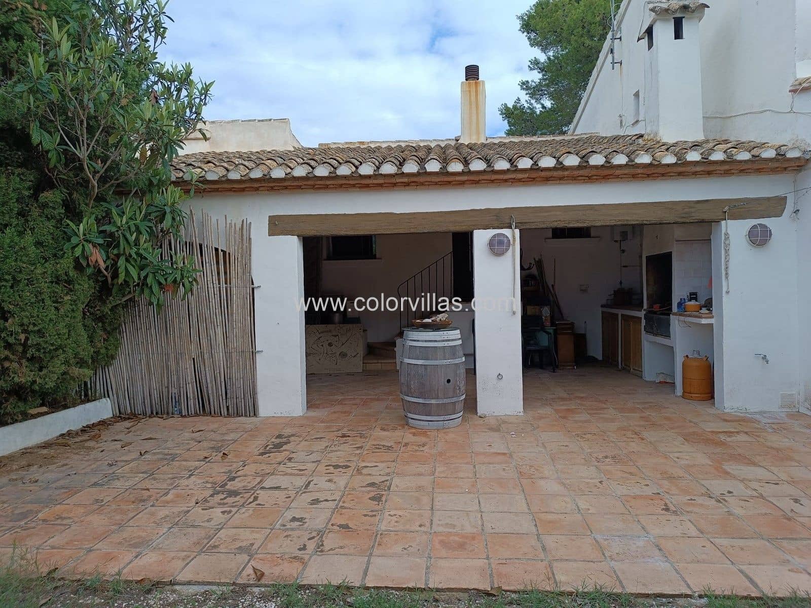 6 bedroom Villa for sale in Benissa with garage - € 798,000 (Ref: 9414663)