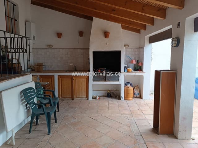 6 bedroom Villa for sale in Benissa with garage - € 798,000 (Ref: 9414663)