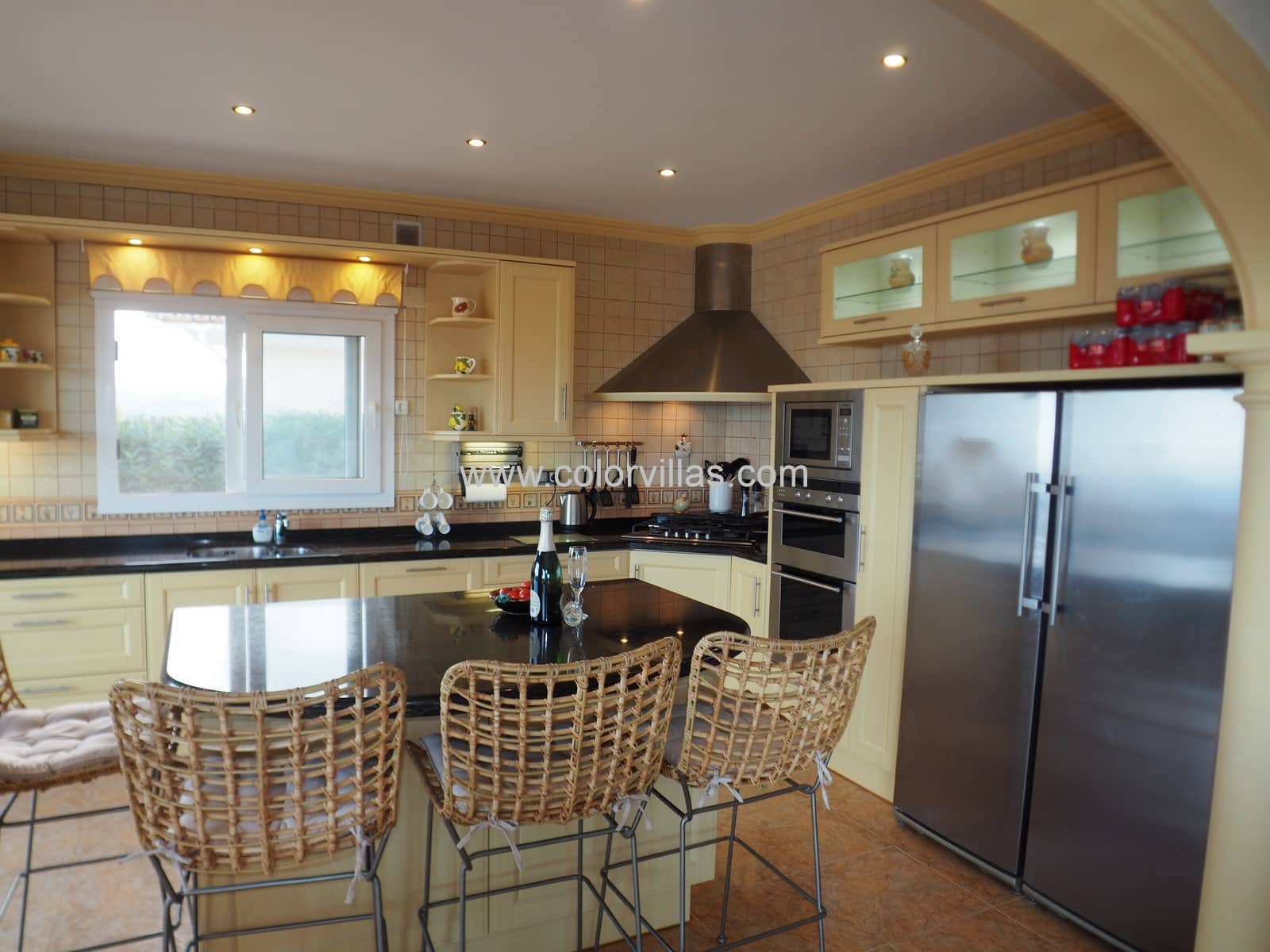 4 bedroom Villa for sale in Moraira with garage - € 1,350,000 (Ref: 9414670)