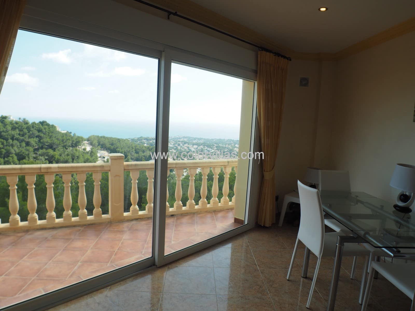 4 bedroom Villa for sale in Moraira with garage - € 1,350,000 (Ref: 9414670)