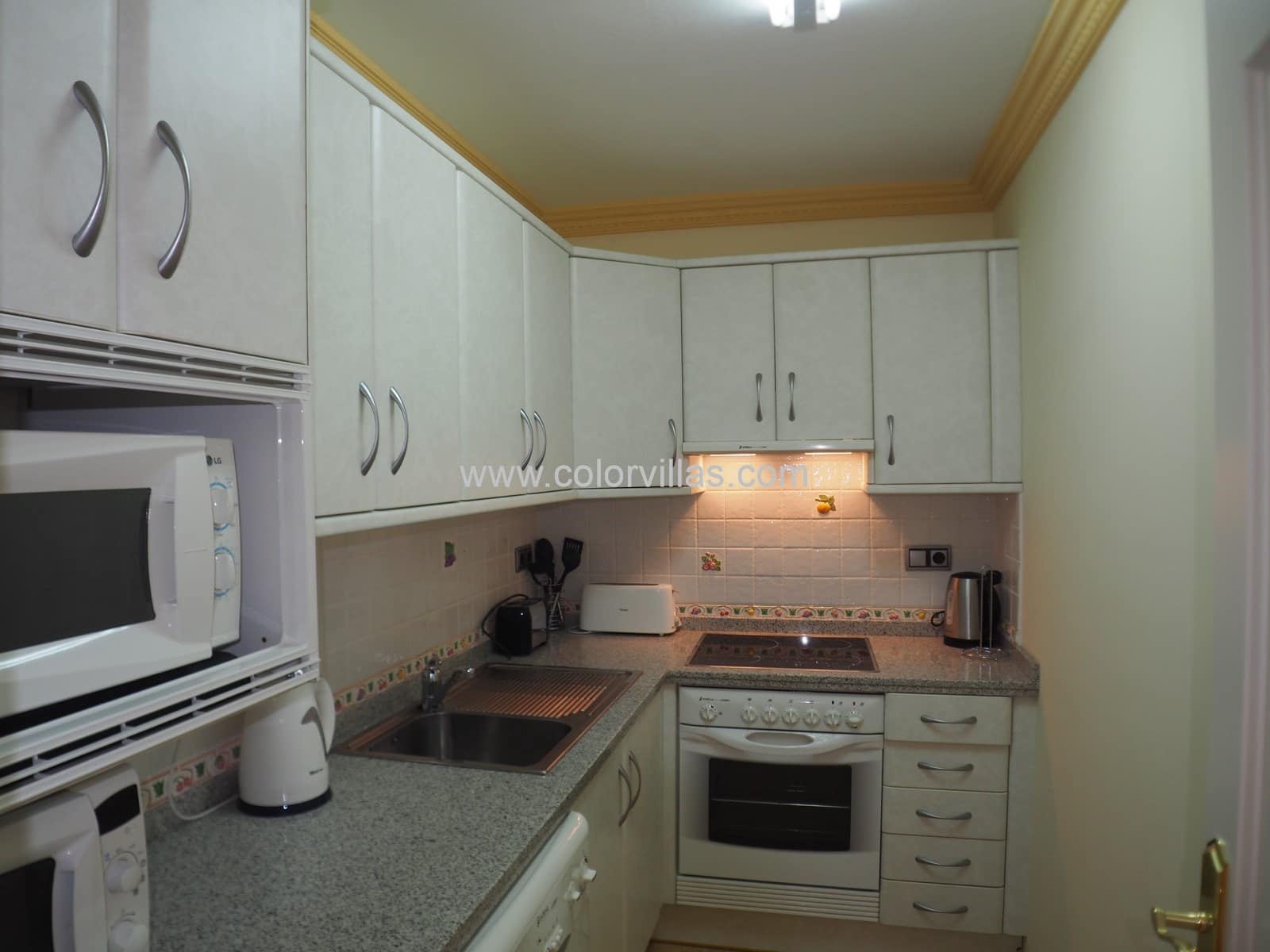 4 bedroom Villa for sale in Moraira with garage - € 1,350,000 (Ref: 9414670)