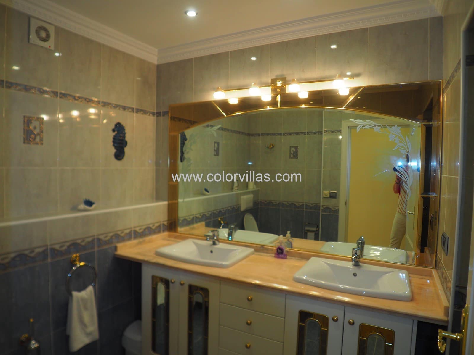 4 bedroom Villa for sale in Moraira with garage - € 1,350,000 (Ref: 9414670)