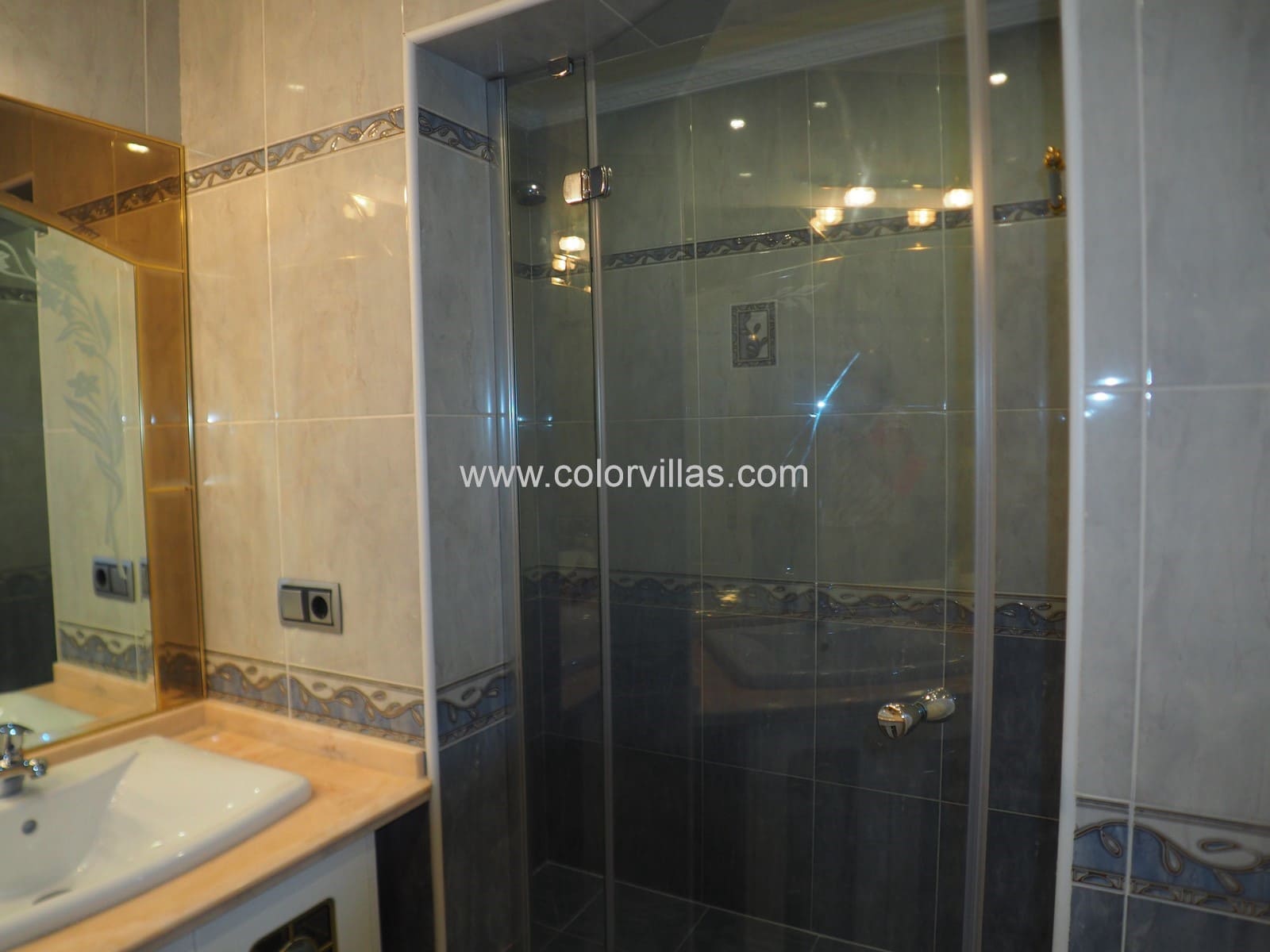 4 bedroom Villa for sale in Moraira with garage - € 1,350,000 (Ref: 9414670)