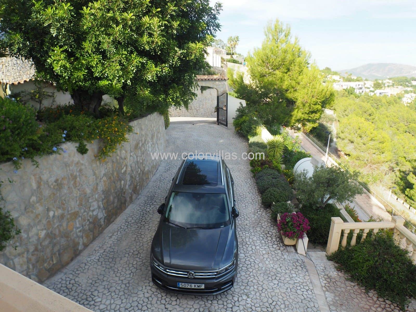 4 bedroom Villa for sale in Moraira with garage - € 1,350,000 (Ref: 9414670)