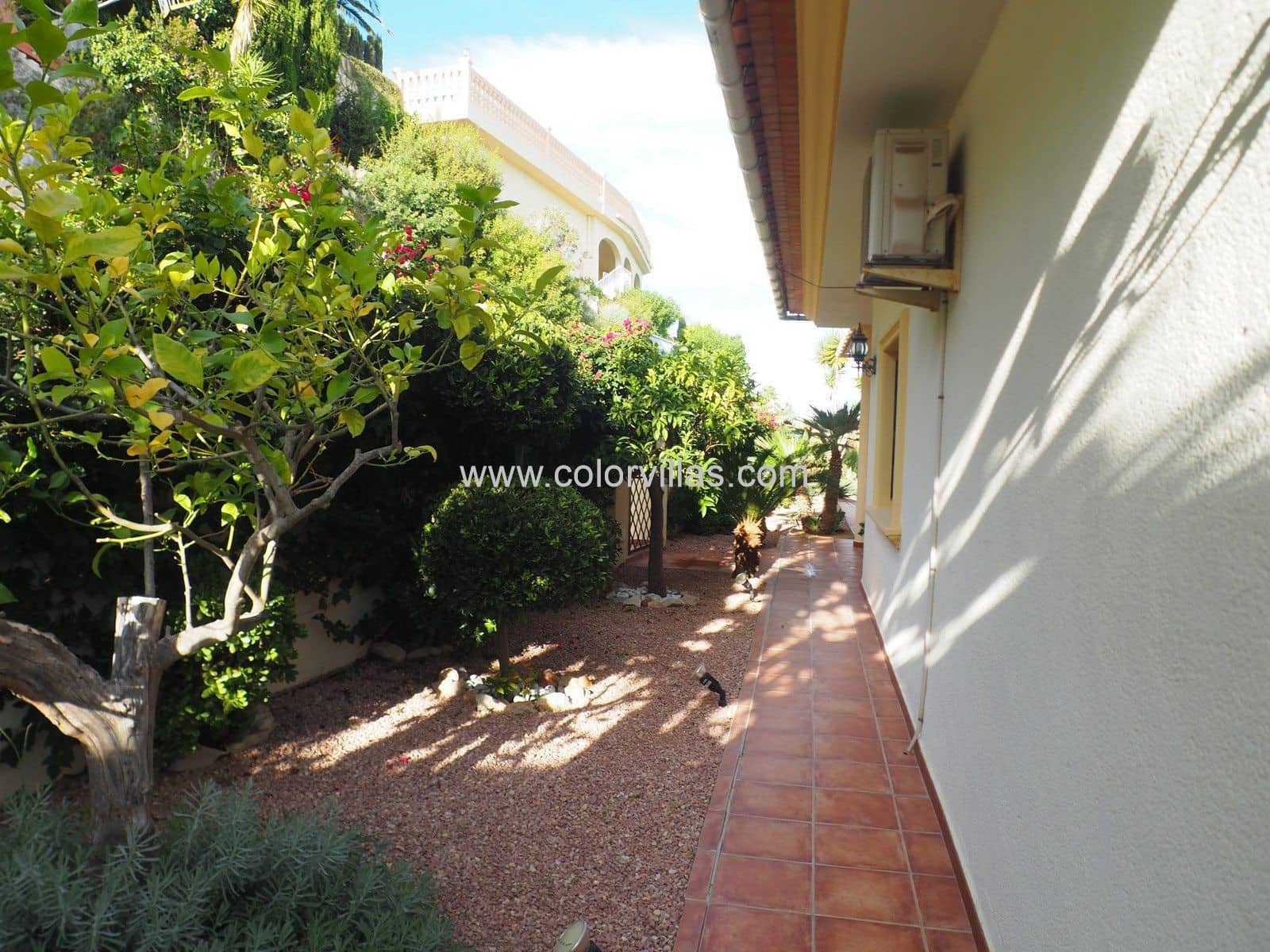 4 bedroom Villa for sale in Moraira with garage - € 1,350,000 (Ref: 9414670)