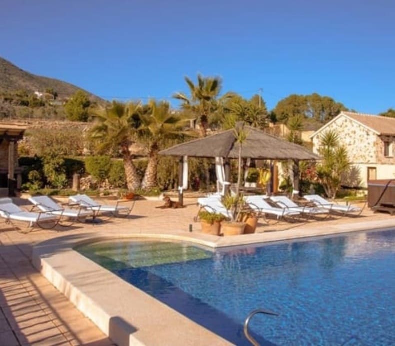 6 makuuhuone Maalaistalo myytävänä paikassa Benissa mukana uima-altaan 
autotalli - 1 390 000 € (Ref: 9414673)