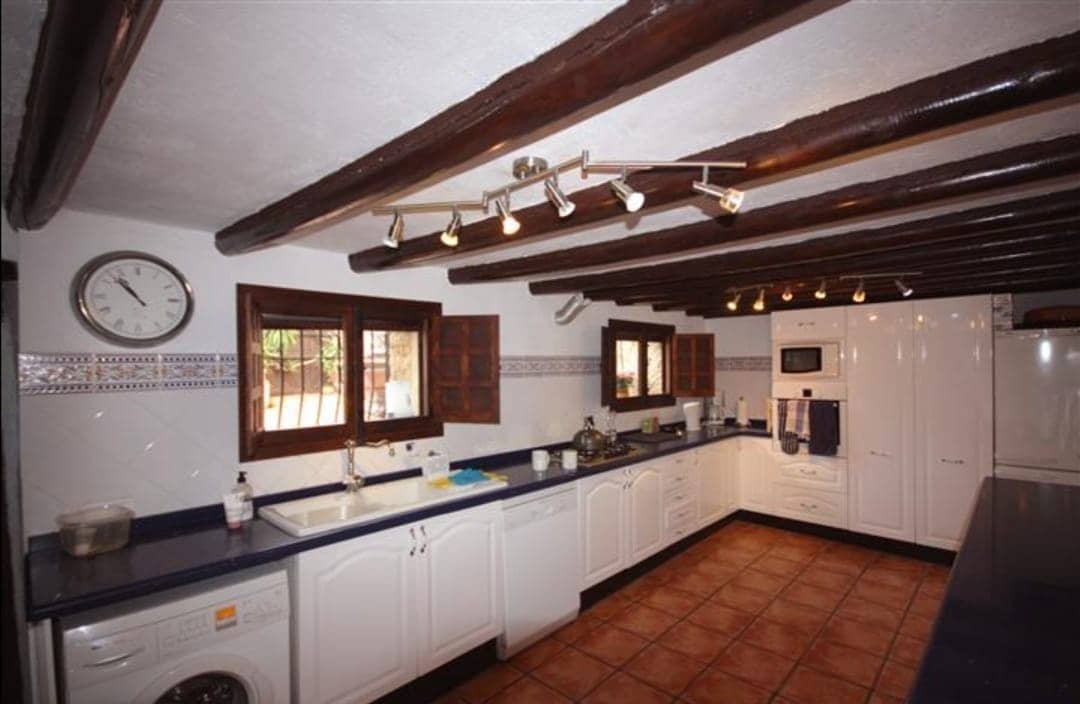 6 makuuhuone Maalaistalo myytävänä paikassa Benissa mukana uima-altaan 
autotalli - 1 390 000 € (Ref: 9414673)