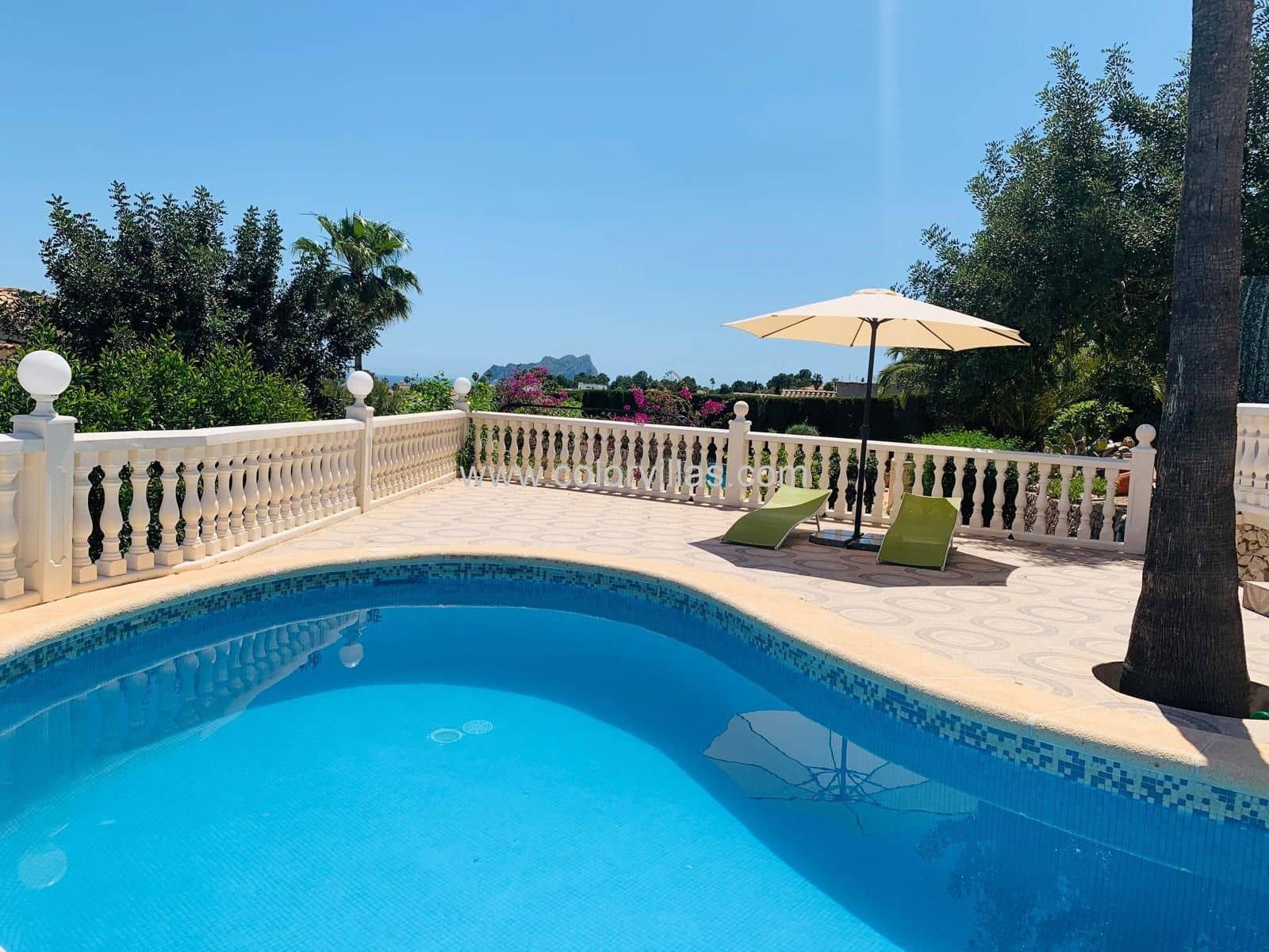 4 makuuhuone Huvila myytävänä paikassa Moraira mukana 
autotalli - 895 000 € (Ref: 9414674)