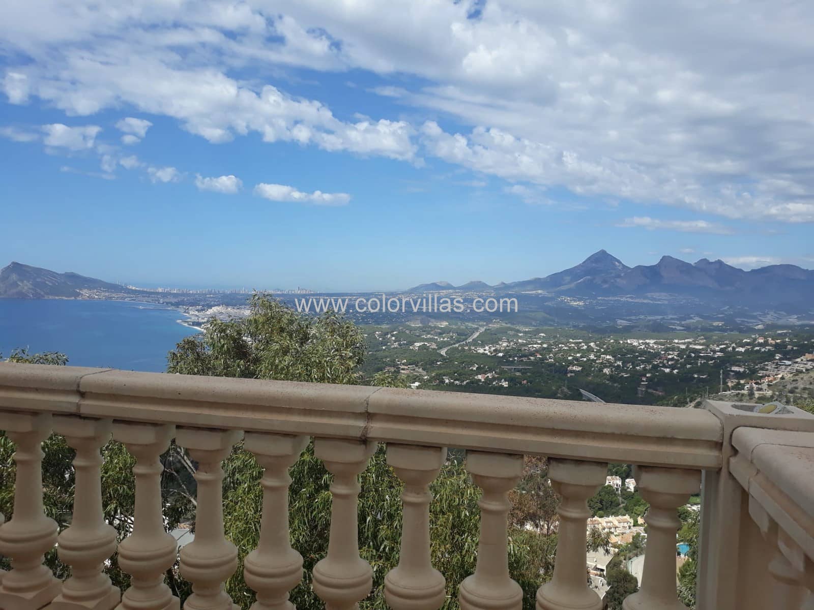 5 Zimmer Villa zu verkaufen in Altea mit Pool Garage - 1.300.000 € (Ref: 9414675)