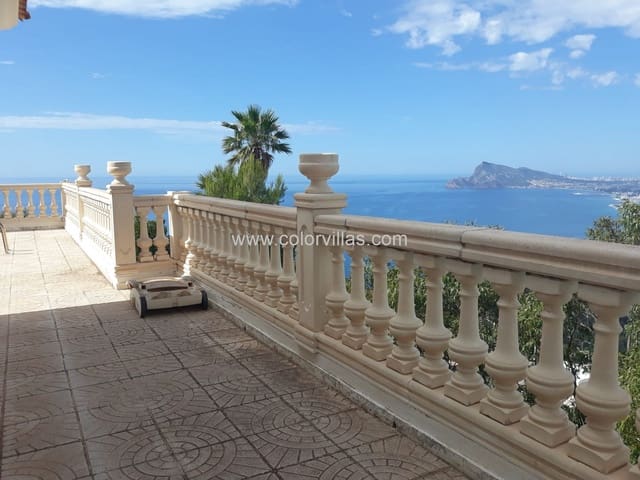 5 Zimmer Villa zu verkaufen in Altea mit Pool Garage - 1.300.000 € (Ref: 9414675)