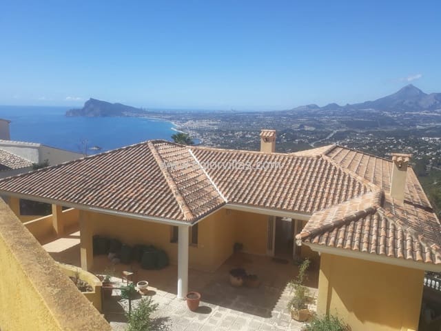 5 Zimmer Villa zu verkaufen in Altea mit Pool Garage - 1.300.000 € (Ref: 9414675)