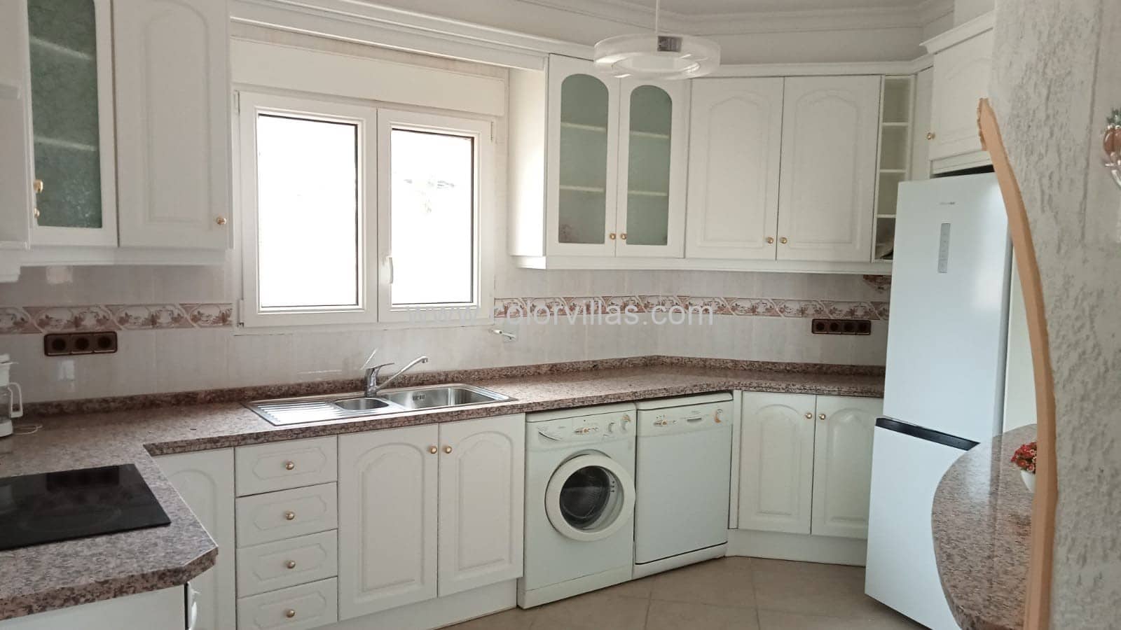 5 bedroom Villa for sale in Calpe / Calp with garage - € 950,000 (Ref: 9414677)