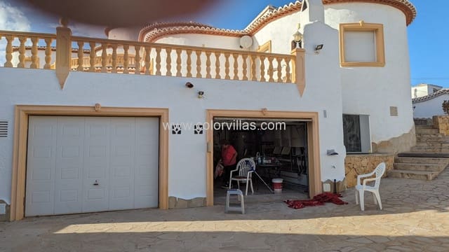 5 bedroom Villa for sale in Calpe / Calp with garage - € 950,000 (Ref: 9414677)