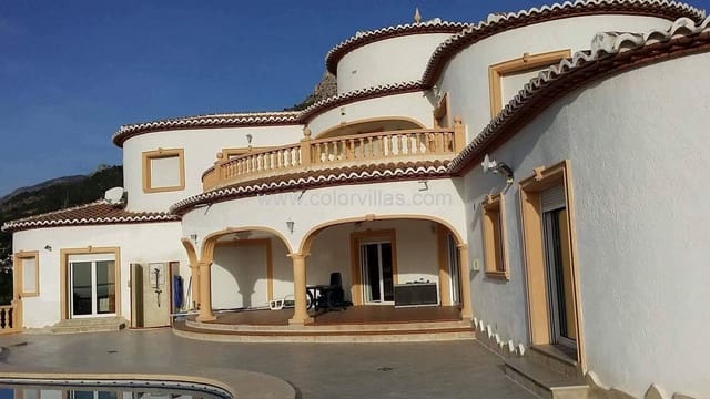 5 bedroom Villa for sale in Calpe / Calp with garage - € 950,000 (Ref: 9414677)